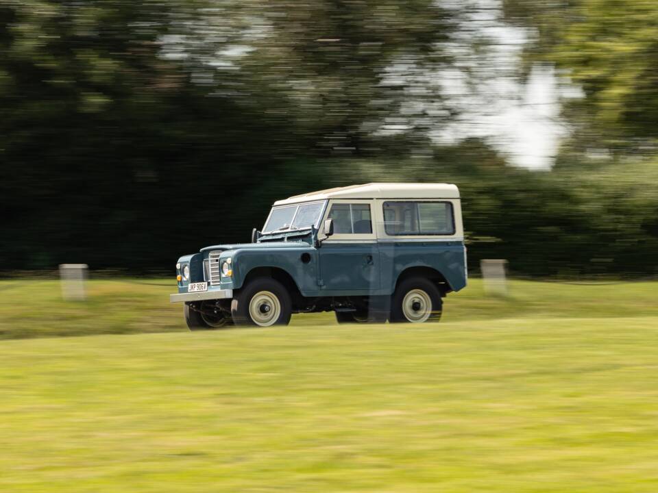 Bild 46/50 von Land Rover 88 (1980)