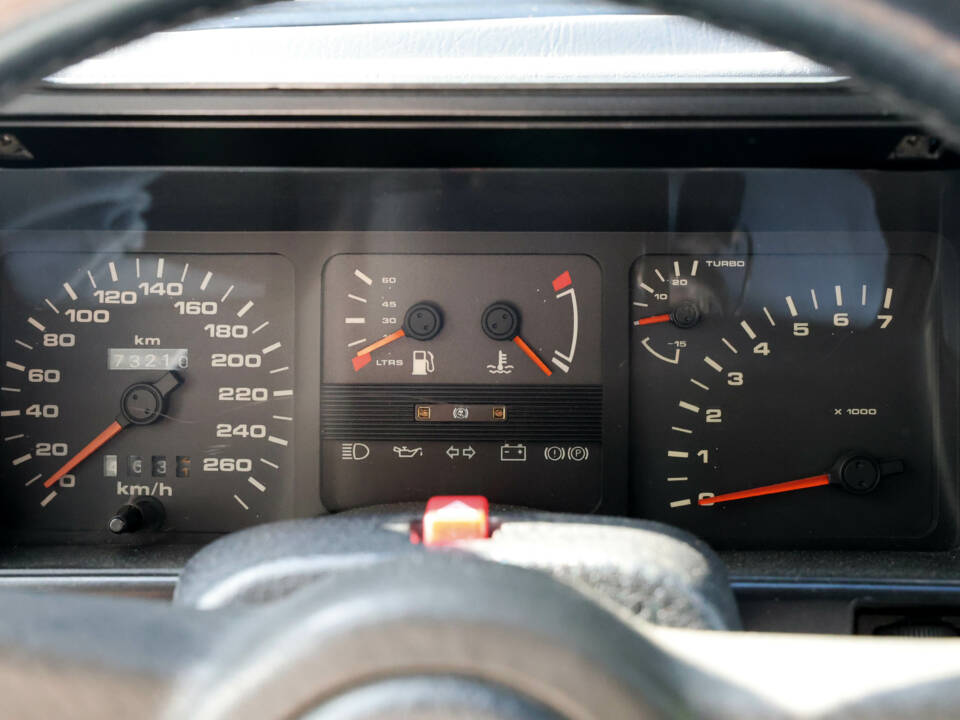 Immagine 39/47 di Ford Sierra RS Cosworth (1987)