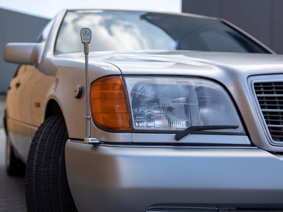 Image 20/59 of Mercedes-Benz 600 SEL (1992)