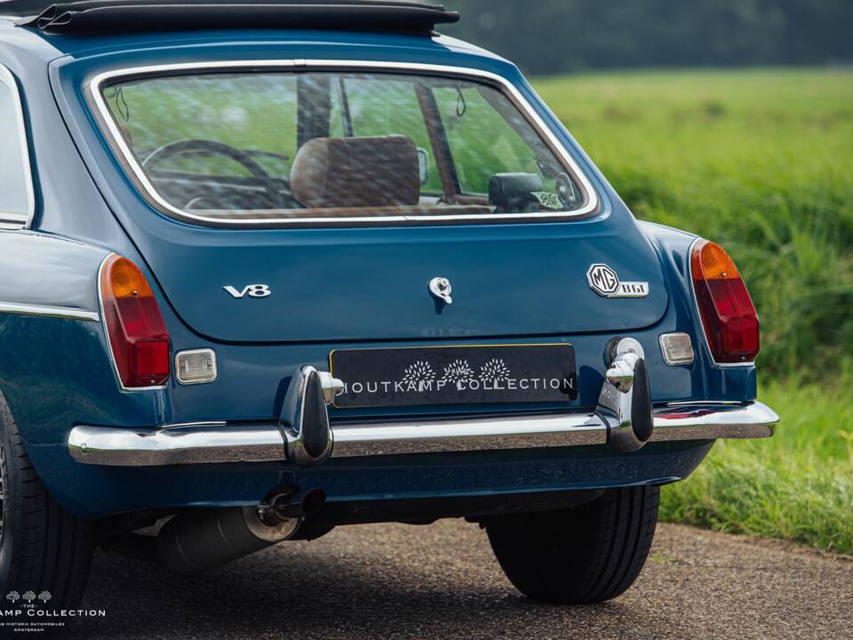Image 30/40 of MG MGB GT V8 (1973)