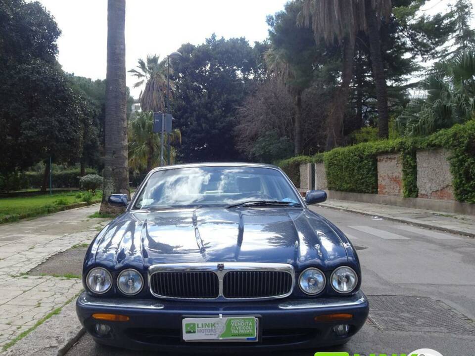 Imagen 2/24 de Jaguar XJ 8 Executive (1999)