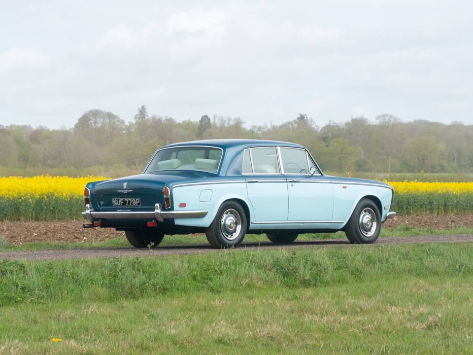 Image 21/50 of Rolls-Royce Silver Shadow I (1976)