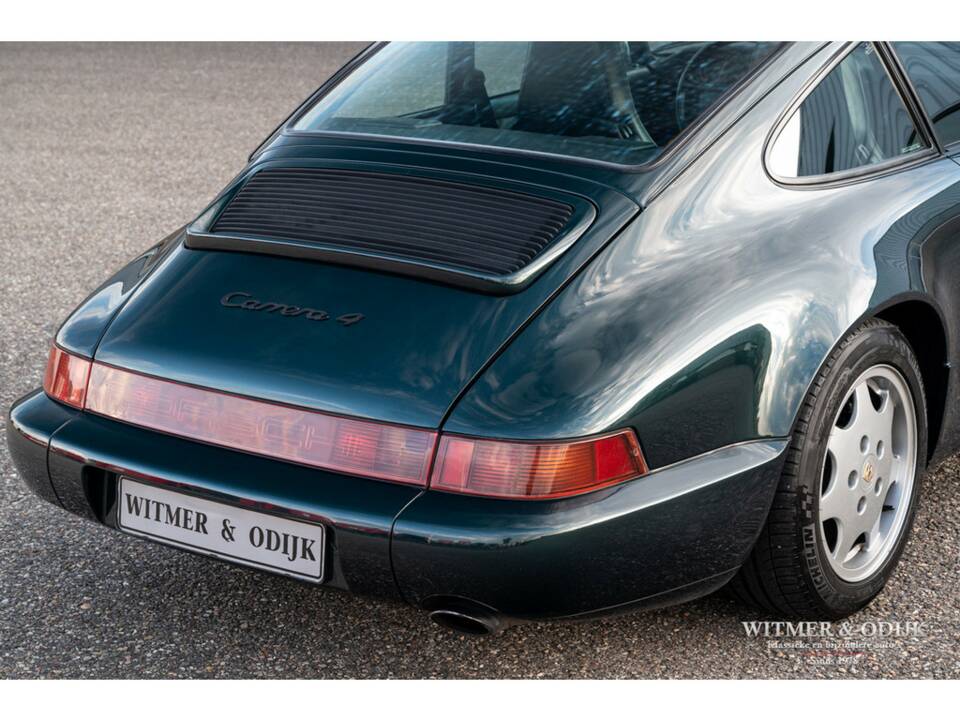 Image 26/42 of Porsche 911 Carrera 4 (1990)