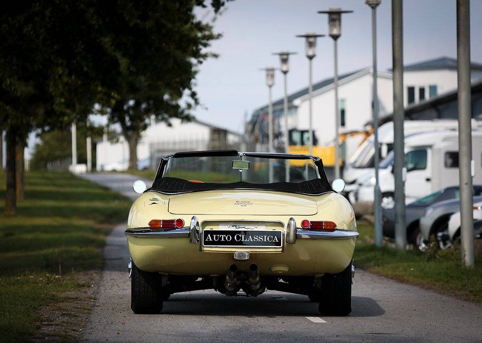 Afbeelding 20/35 van Jaguar E-Type (1967)