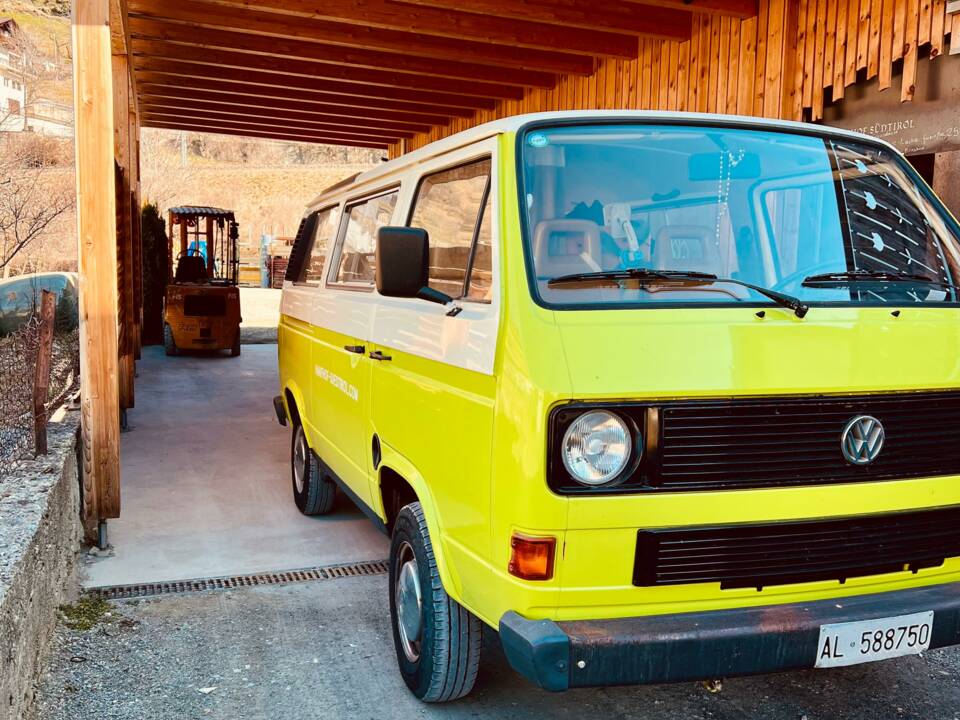 Immagine 1/11 di Volkswagen T3 Caravelle D 1.7 (1987)