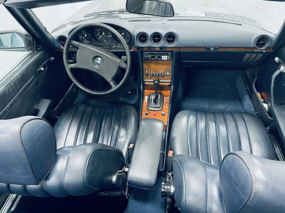 Image 11/15 of Mercedes-Benz 380 SL (1982)