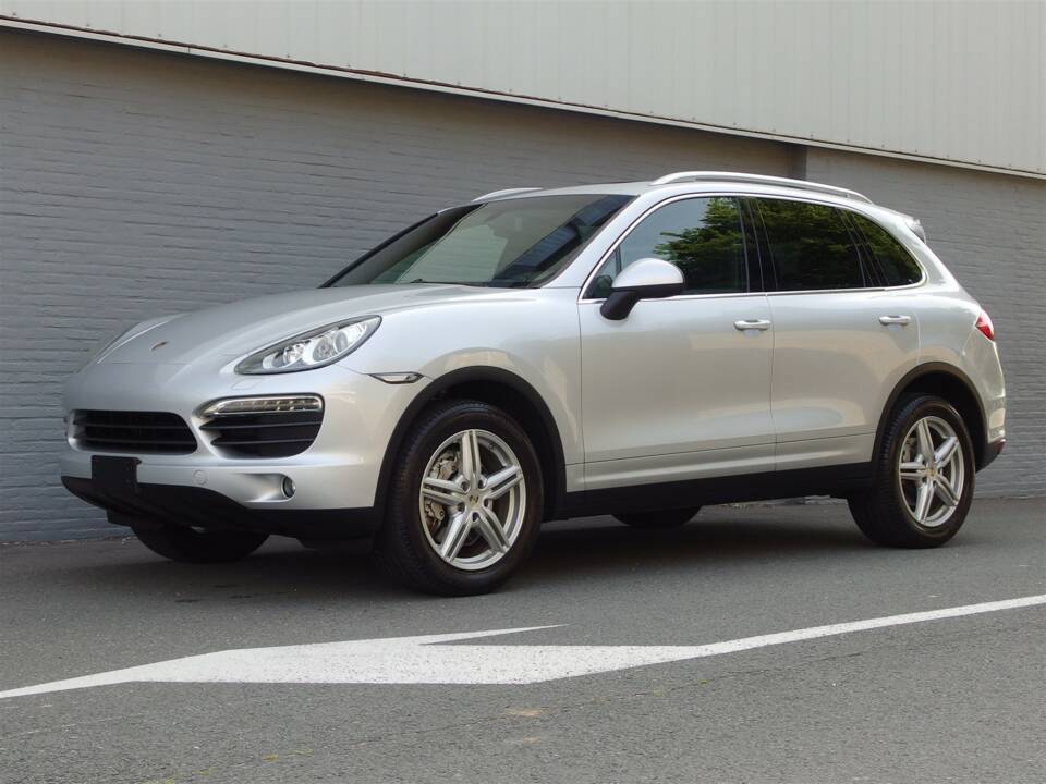 Image 3/98 of Porsche Cayenne S (2010)