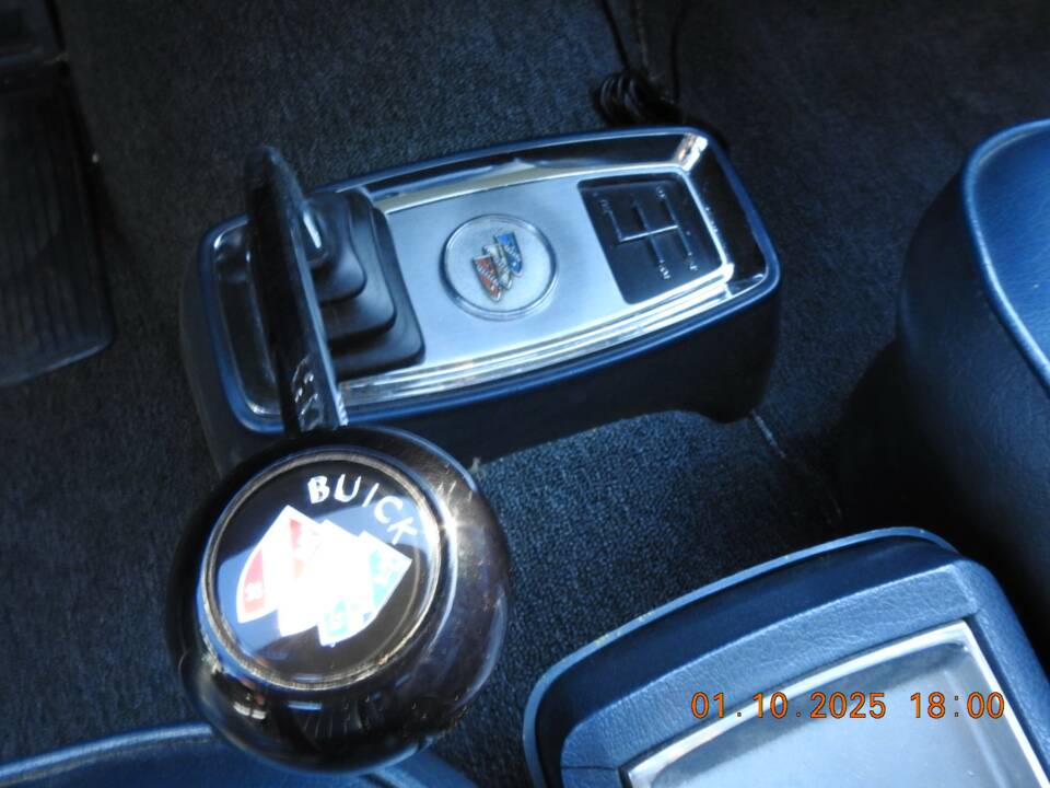 Image 22/47 of Buick Skylark Coupe (1964)