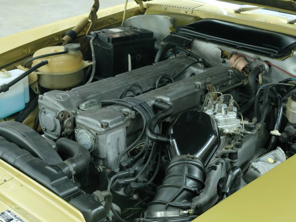 Image 36/50 de Mercedes-Benz 280 SLC (1977)
