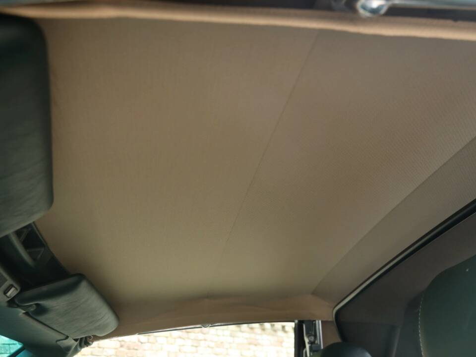 Image 15/50 of Mercedes-Benz 300 SL-24 (1992)