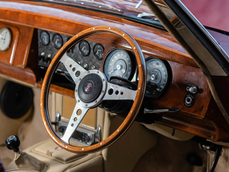 Image 37/49 of Jaguar Mk II 3.4 (1967)