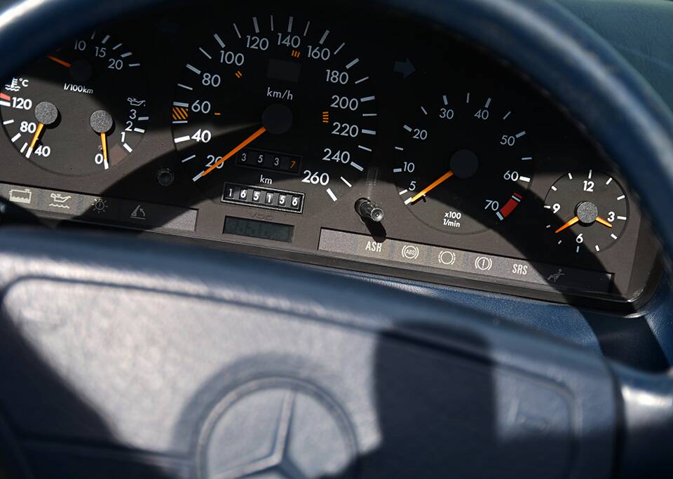 Image 16/18 de Mercedes-Benz SL 320 (1993)