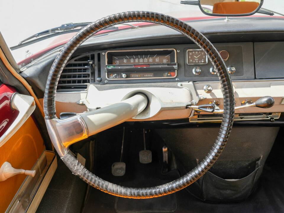 Immagine 14/34 di Citroën ID 19 (1968)