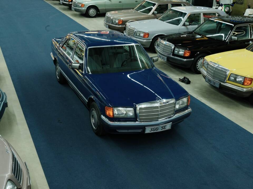 Bild 2/50 von Mercedes-Benz 300 SE (1990)