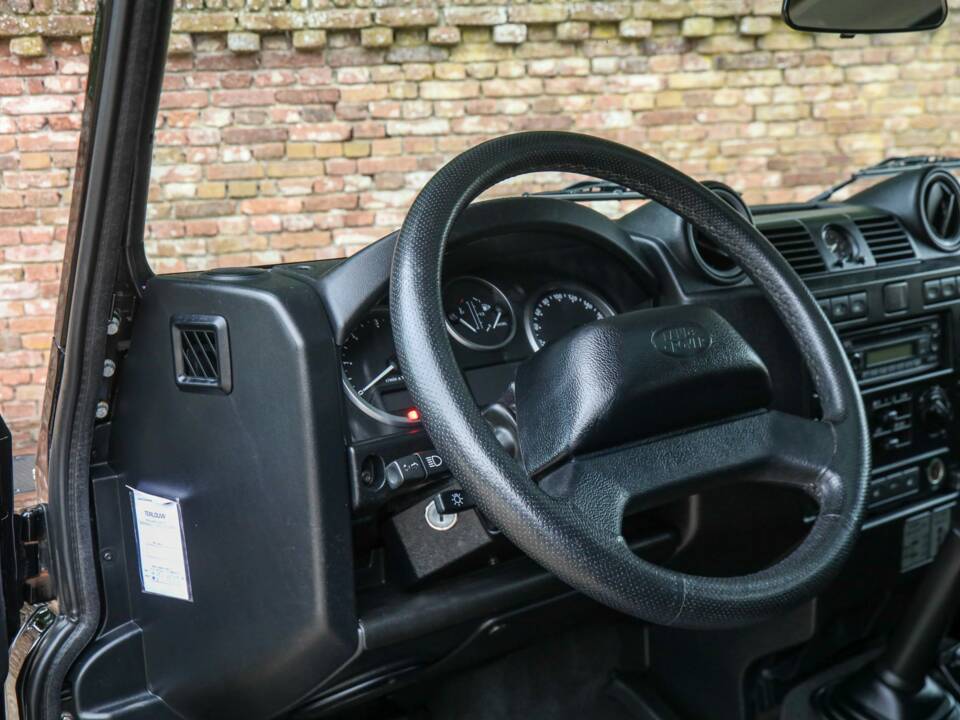 Obraz 30/50 pojazdu Land Rover Defender 90 (2013)