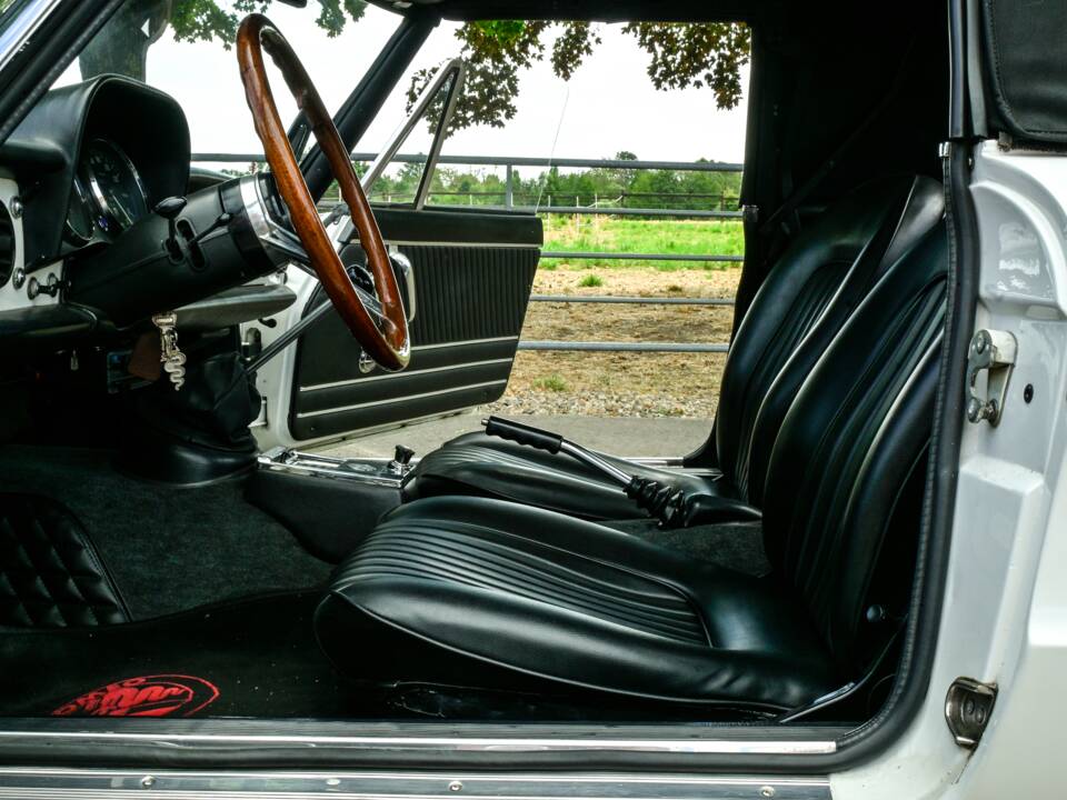 Image 44/66 of Alfa Romeo 1750 Spider Veloce (1968)