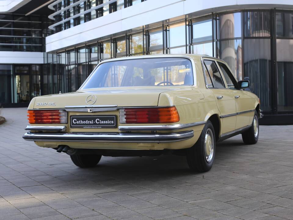 Bild 2/76 von Mercedes-Benz 280 SE (1977)