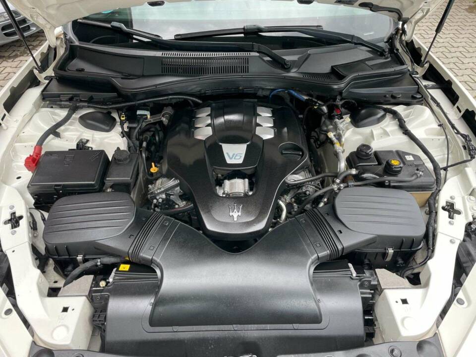 Image 15/18 of Maserati Ghibli (2014)