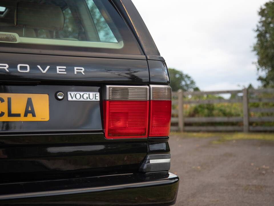 Immagine 33/50 di Land Rover Range Rover 4.6 Vogue (2001)