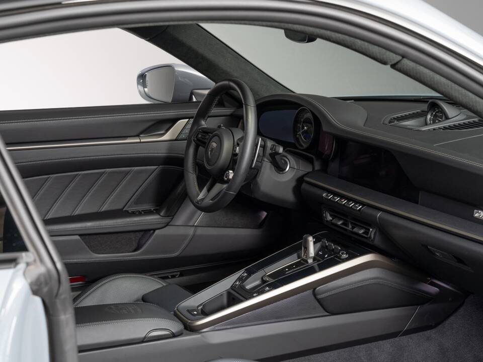 Afbeelding 32/40 van Porsche 911 Turbo "50 Years" (2025)
