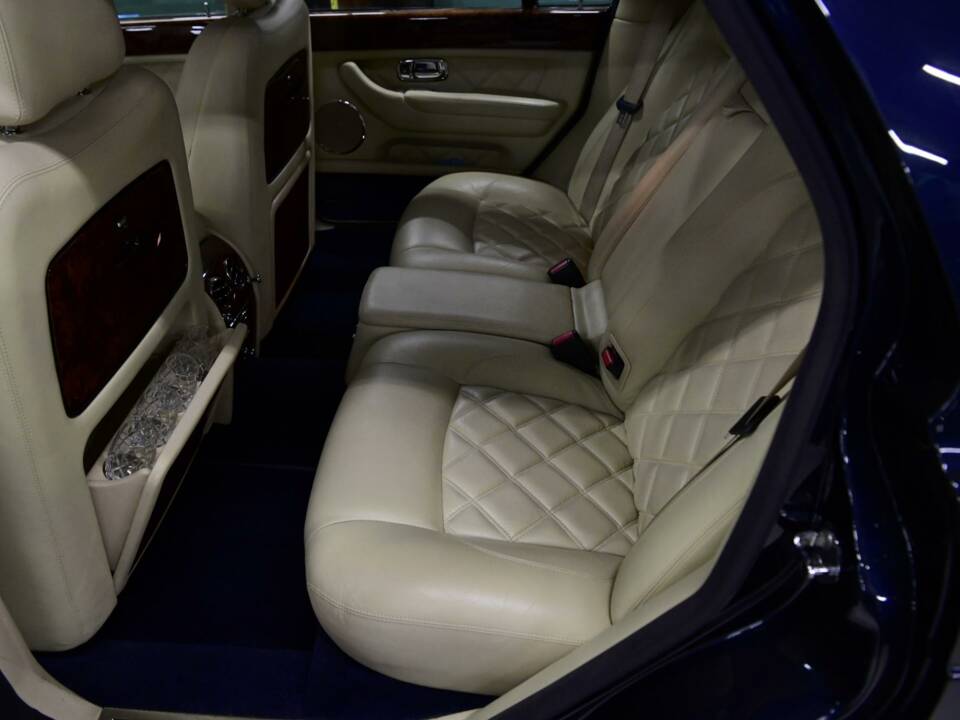 Bild 42/50 von Bentley Arnage T (2005)