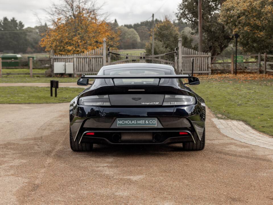 Image 23/65 of Aston Martin Vantage GT8 (2017)