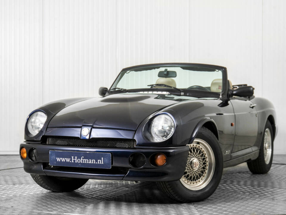 Immagine 3/50 di MG RV8 (1991)