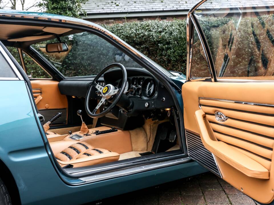 Image 4/65 of Ferrari 365 GTB&#x2F;4 Daytona (1972)