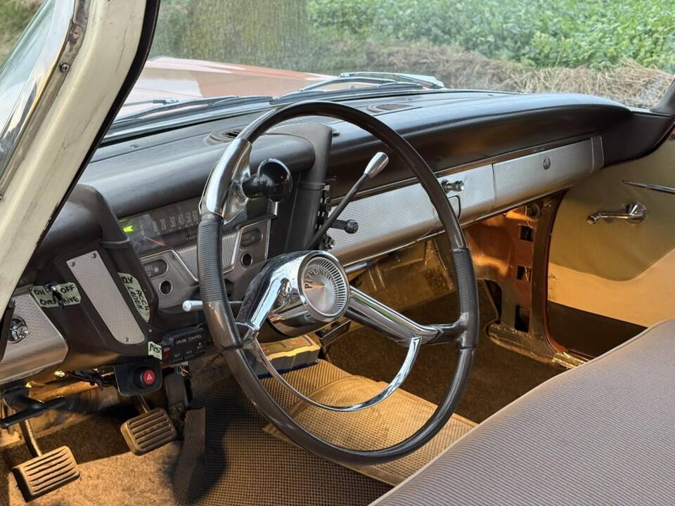 Image 9/12 of Plymouth Sport Suburban (1959)