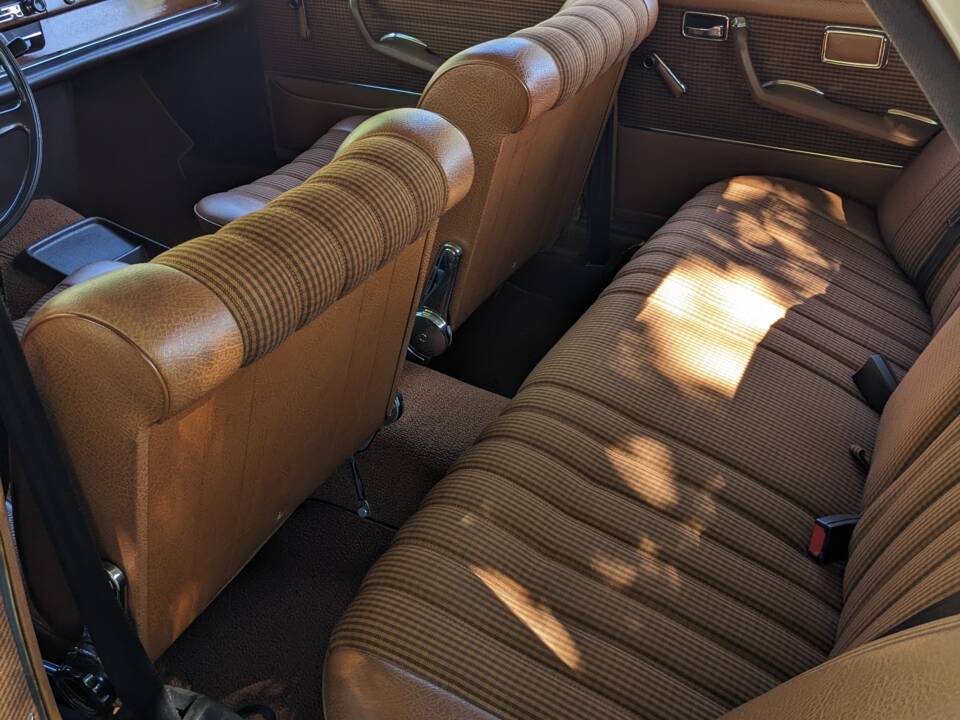 Bild 18/21 von Mercedes-Benz 280 SE 3,5 (1971)