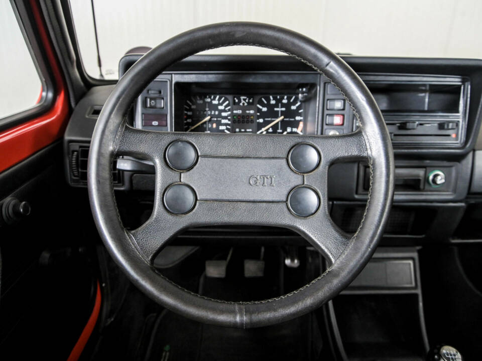 Afbeelding 8/50 van Volkswagen Golf Mk I GTI 1.8 (1983)