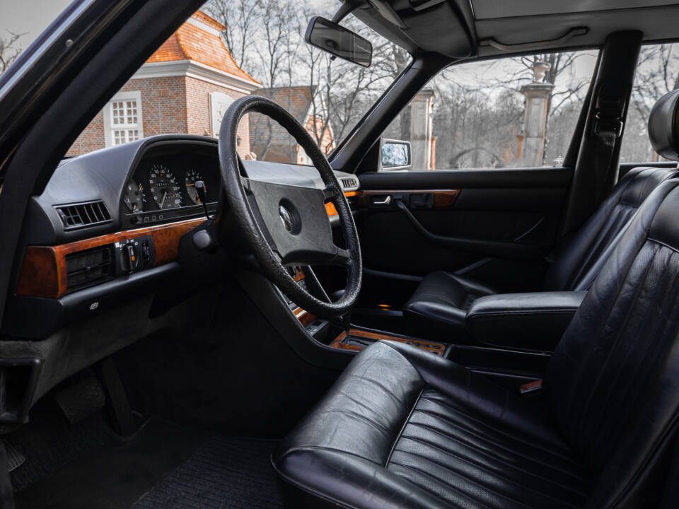 Bild 6/23 von Mercedes-Benz 500 SEL (1982)