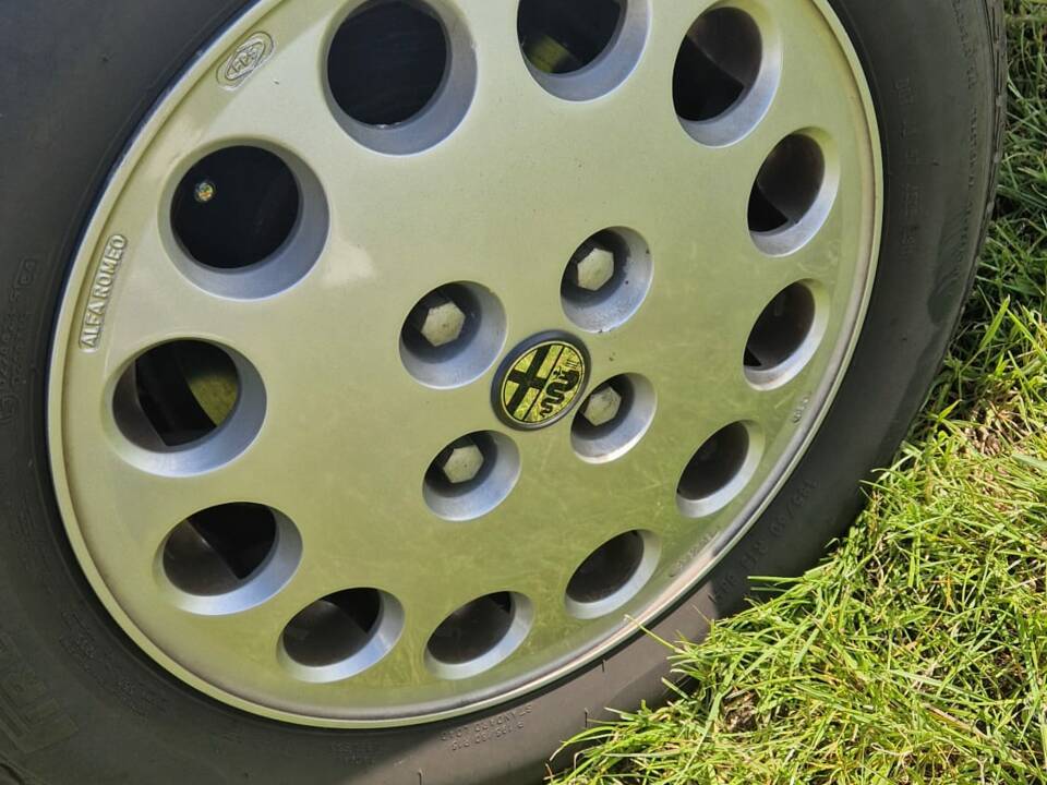 Bild 23/29 von Alfa Romeo 2.0 Spider (1986)