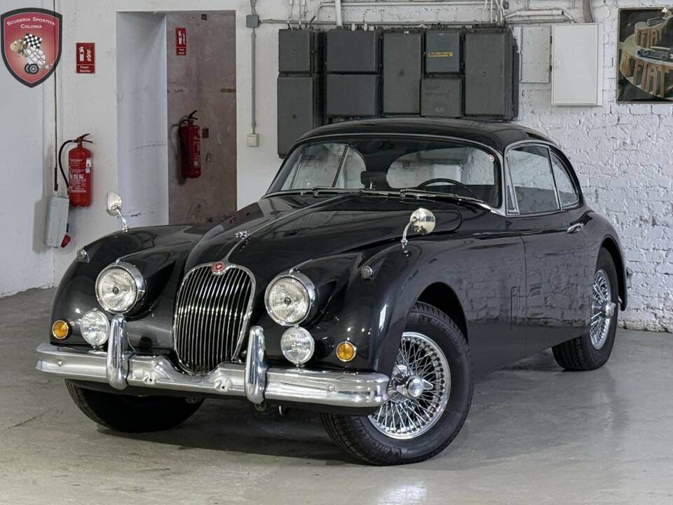 Image 10/62 de Jaguar XK 150 3.8 SE FHC (1959)