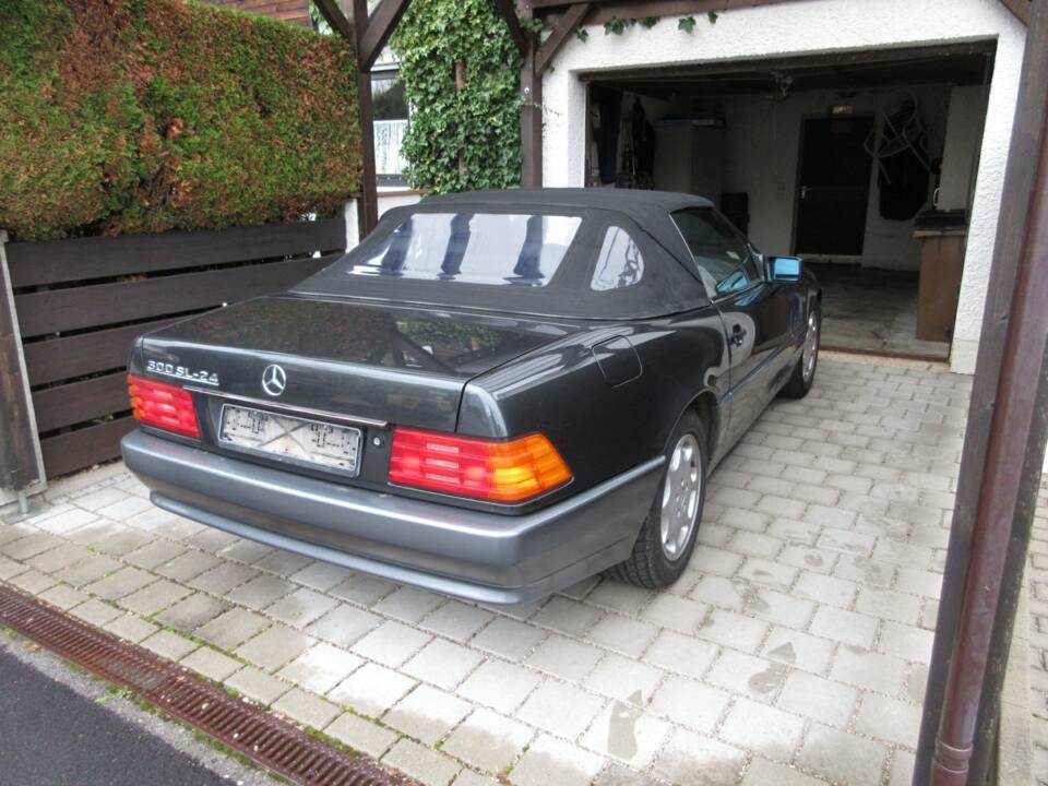Image 2/9 of Mercedes-Benz 300 SL-24 (1992)