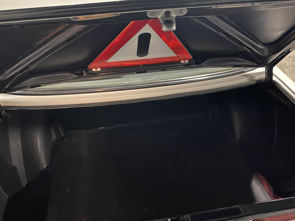 Imagen 27/27 de Mercedes-Benz 230 (1977)