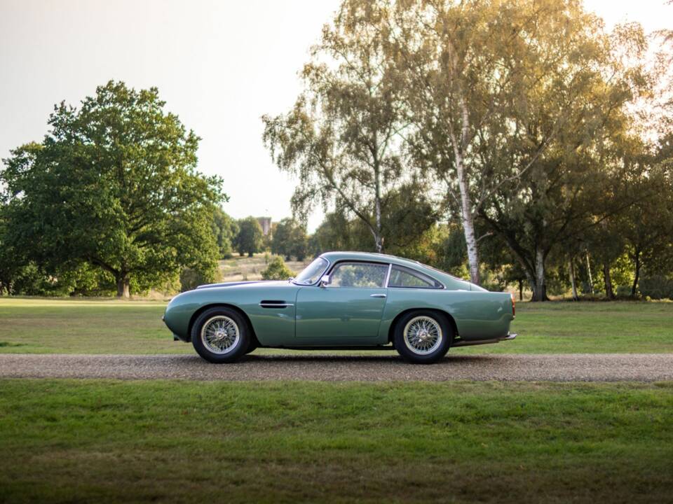 Image 10/50 of Aston Martin DB 4 GT (1961)