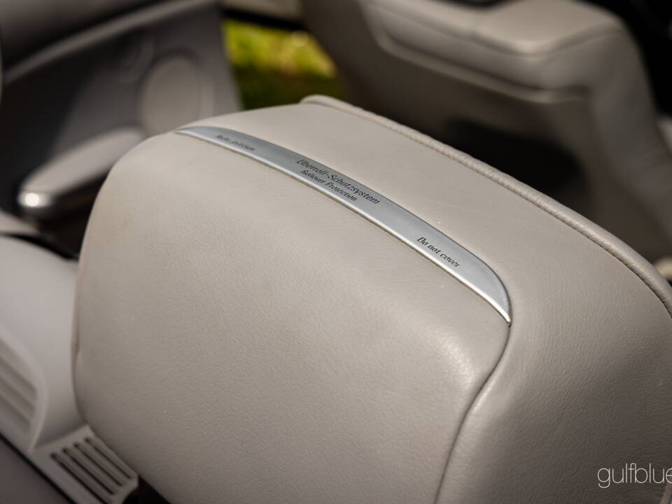 Image 54/56 of BMW 323Ci (2000)