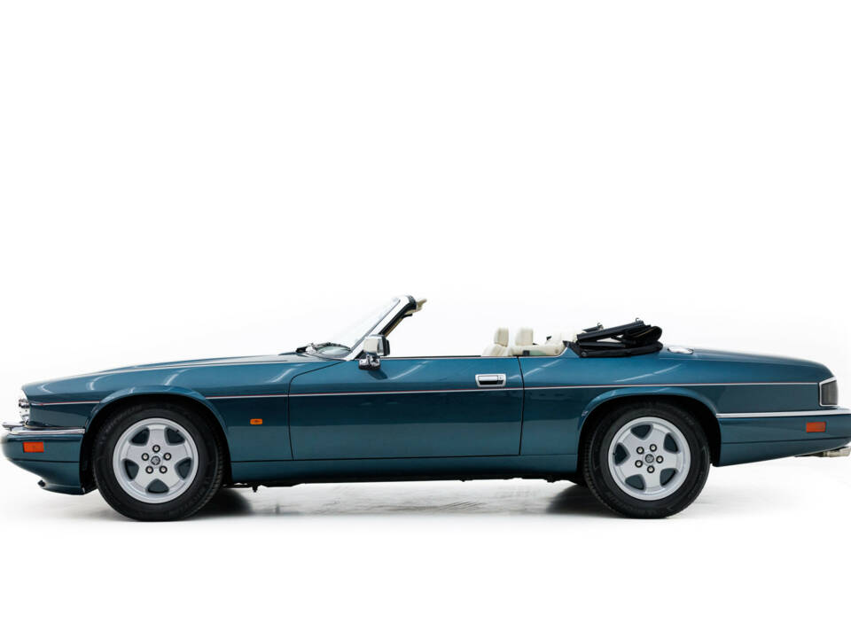 Image 5/36 of Jaguar XJS 6.0 (1994)