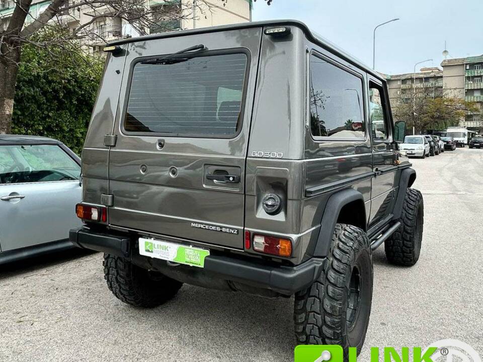 Image 10/10 de Mercedes-Benz 300 GD (SWB) (1980)