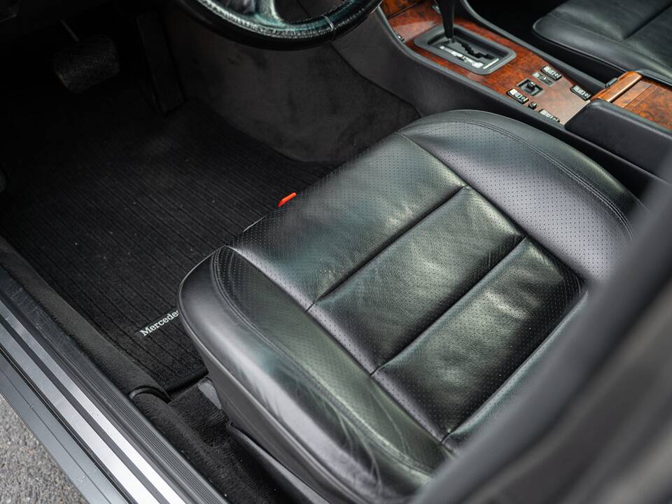 Bild 24/61 von Mercedes-Benz 500 E (1992)