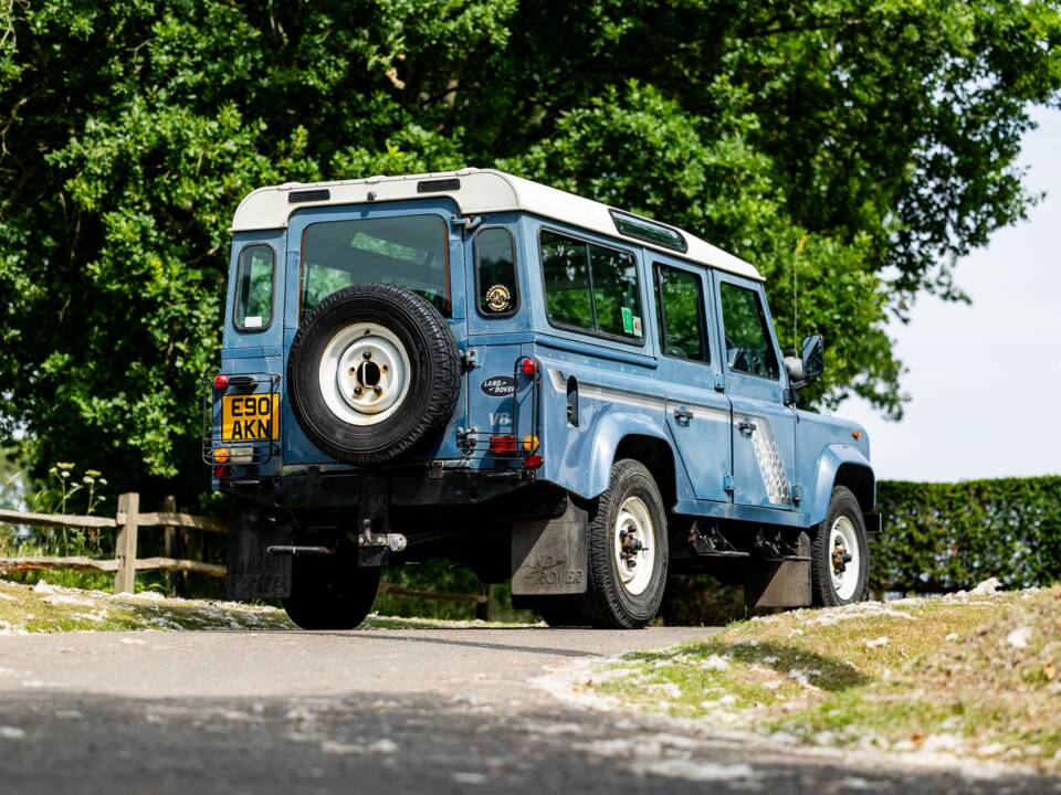 Image 26/50 of Land Rover 110 (1988)