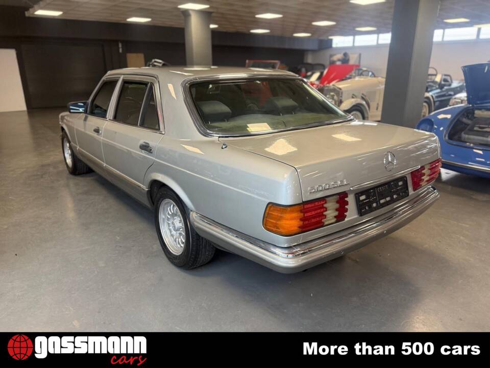 Immagine 6/15 di Mercedes-Benz 500 SEL (1982)