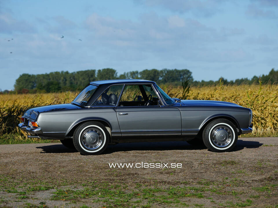 Image 2/34 de Mercedes-Benz 280 SL (1970)