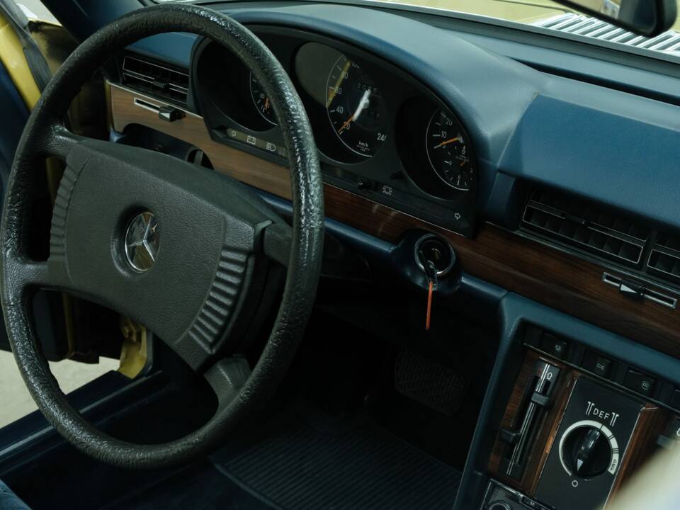 Image 47/76 of Mercedes-Benz 350 SEL (1977)