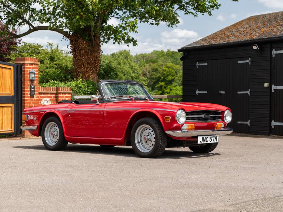 Immagine 14/50 di Triumph TR 6 (1975)