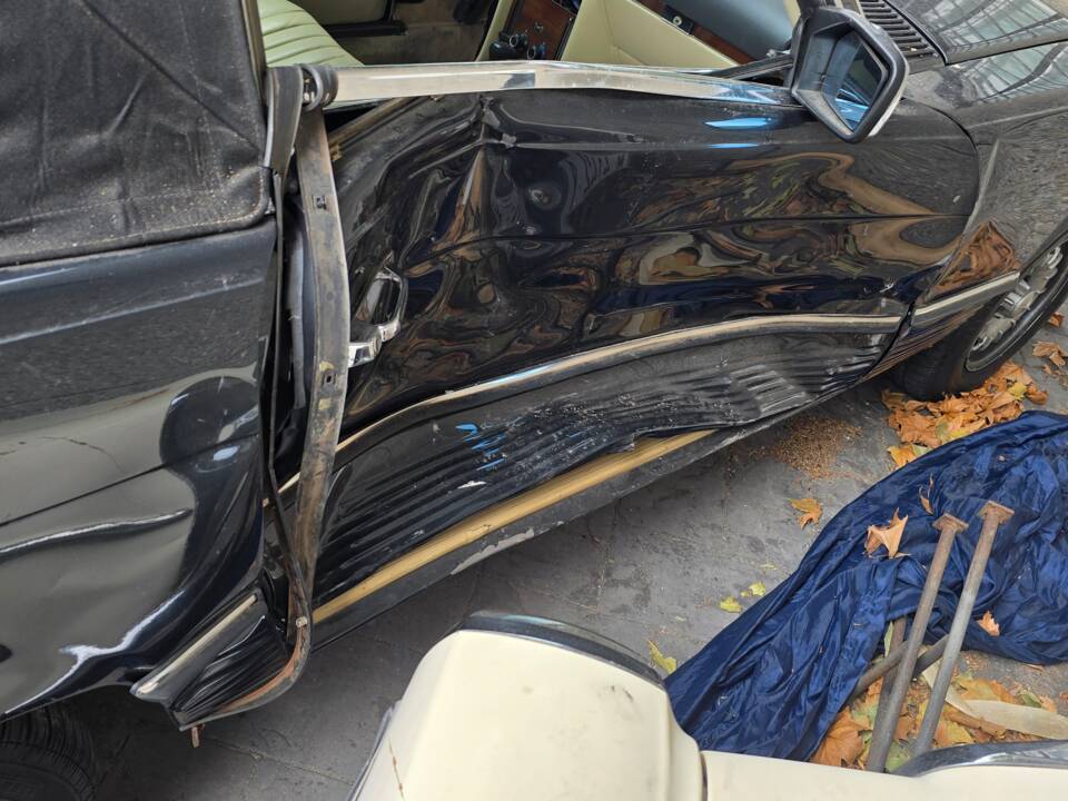 Immagine 8/34 di Mercedes-Benz 500 SL (1980)