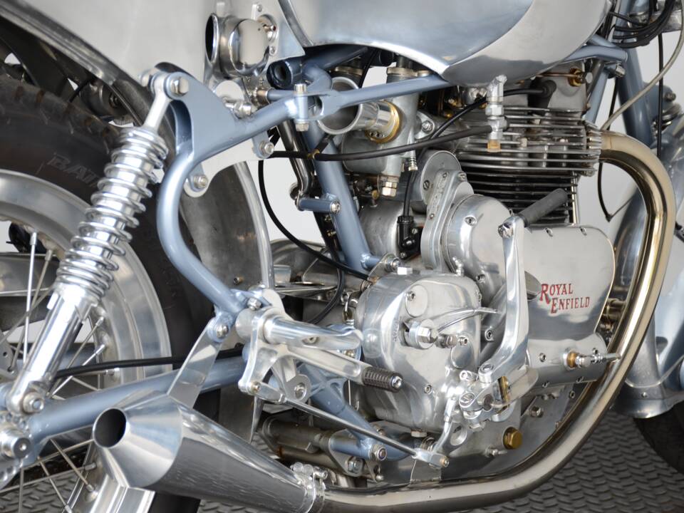 Image 41/42 of Royal Enfield 700 Silver Shotgun (1955)