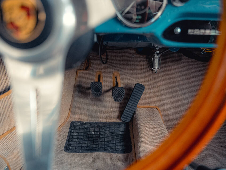 Image 31/86 of Porsche 356 B 1600 Super 90 (1960)