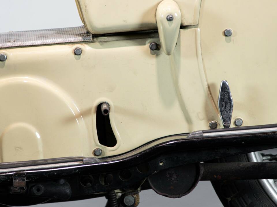 Image 37/50 of Moto Guzzi DUMMY (1951)